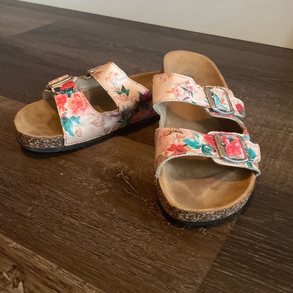 Sandles